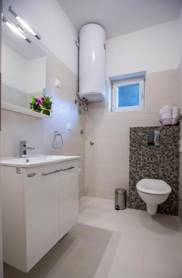 Apartments Villa Roza Mokosica Luaran gambar