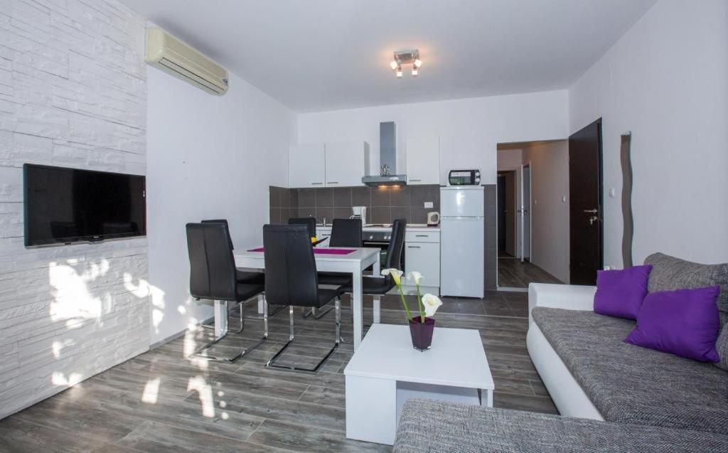 Apartments Villa Roza Mokosica Luaran gambar